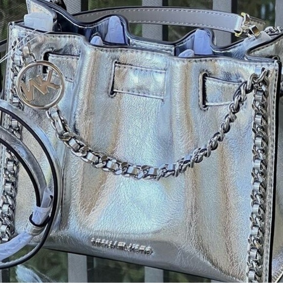 Mina Small Chain Crossbody Bag - Picture 4 of 6